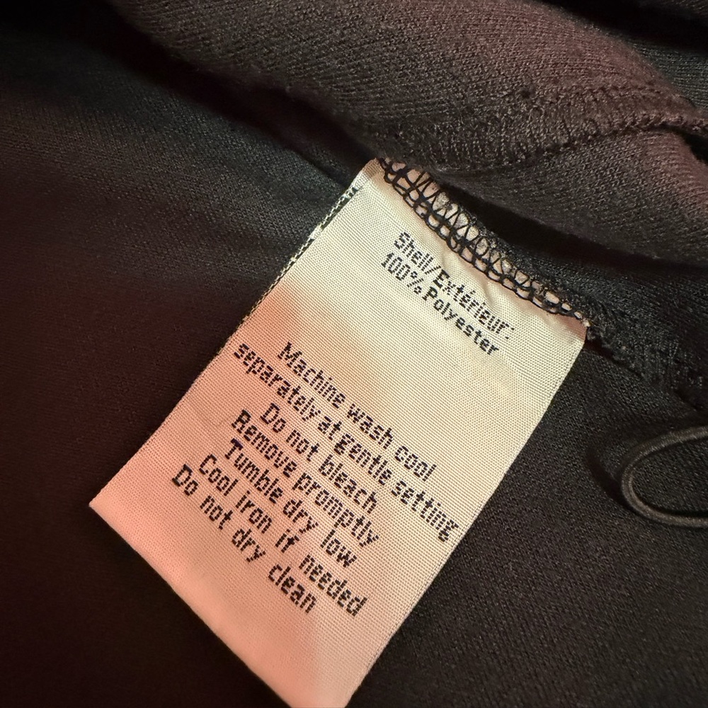 Stylish Black Quarter-Zip Pullover - image 5